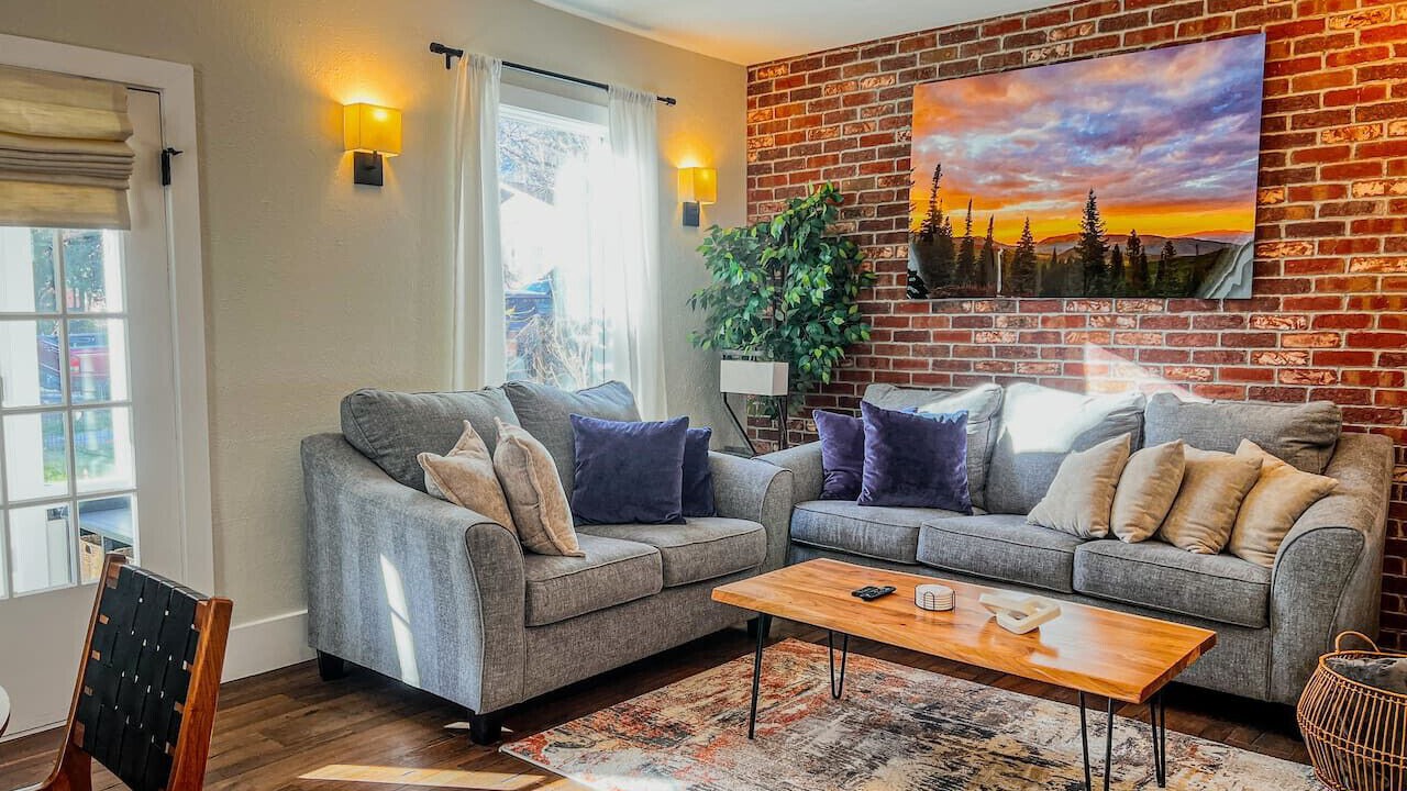 Photo of Livingroom in Mapleton Hill