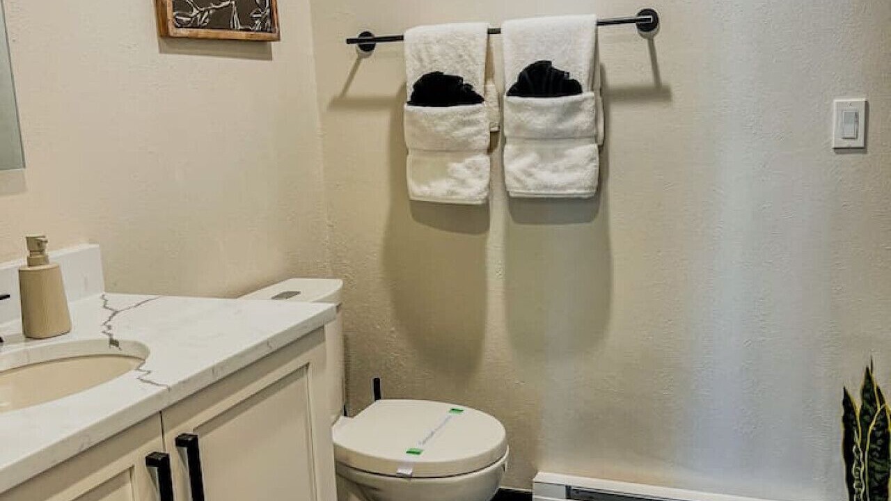Photo of Bathroom in Mapleton Hill