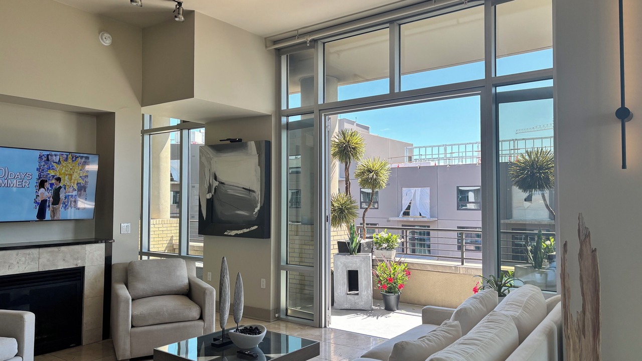 Photo of Livingroom in Civic Center