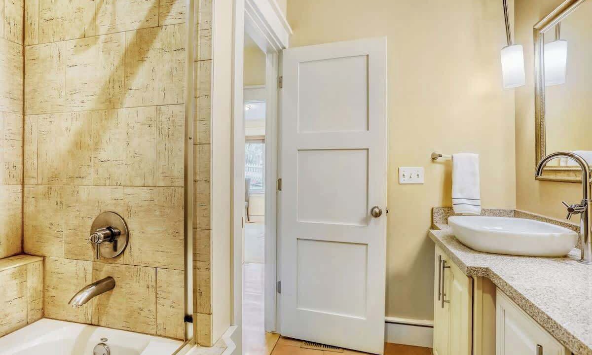 Photo of Bathroom in Old North Boulder