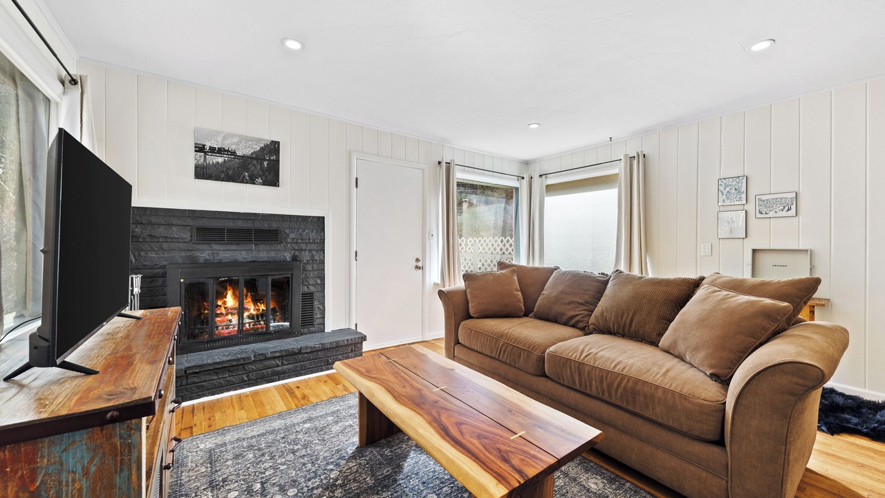 Photo of Livingroom in Historic District