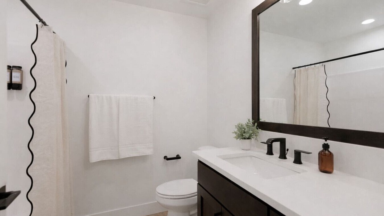 Photo of Bathroom in Shelley