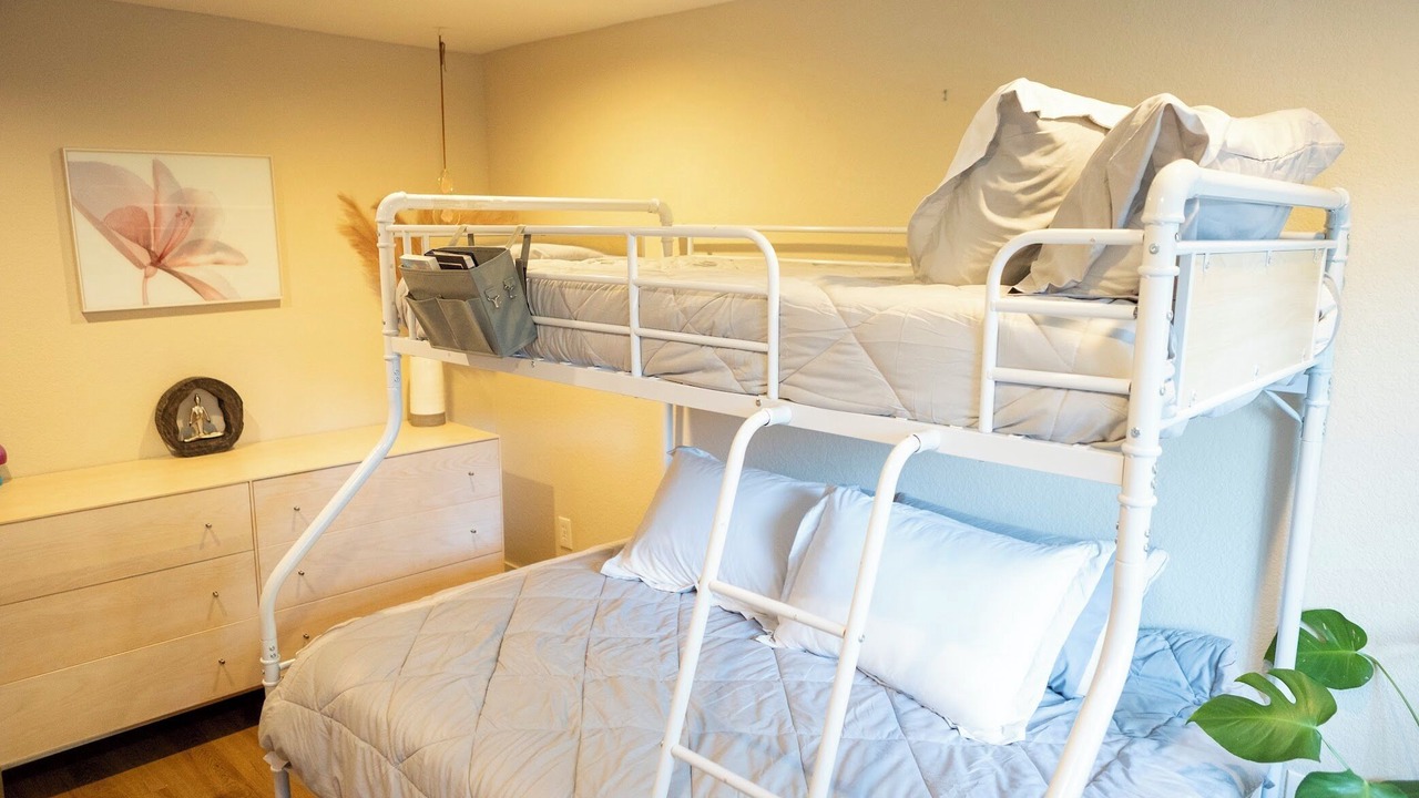 Photo of Bedroom in Jefferson Park