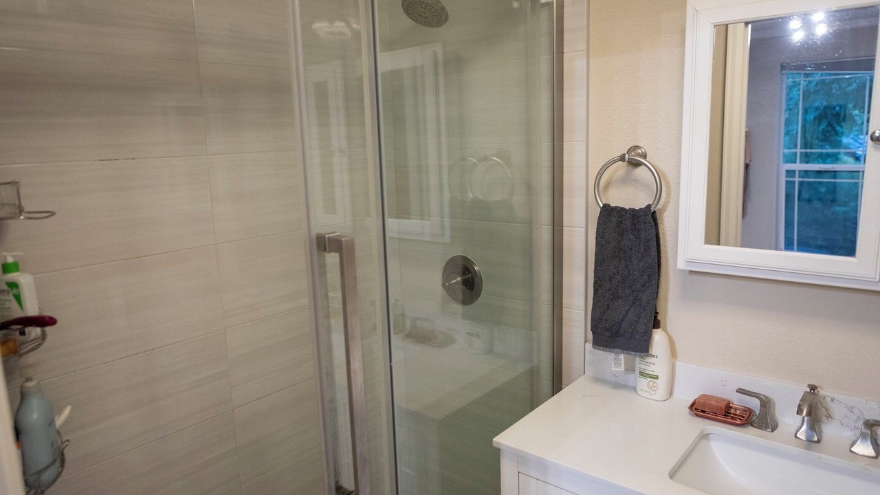 Photo of Bathroom in Jefferson Park