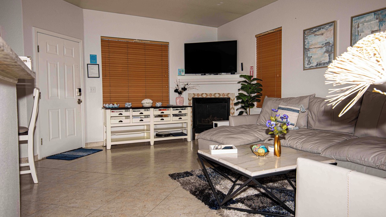 Photo of Livingroom in Jefferson Gardens