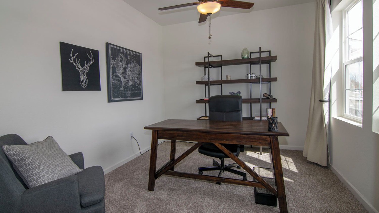 Photo of Livingroom in Walnut Grove
