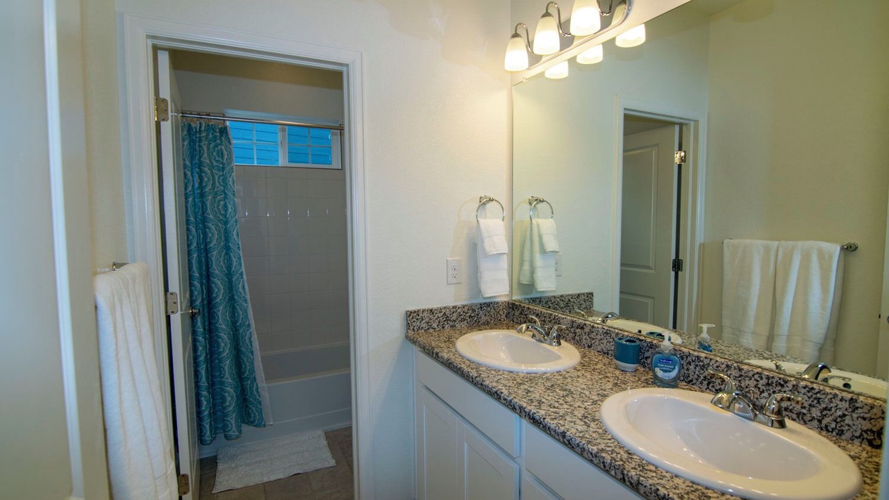 Photo of Bathroom in Walnut Grove