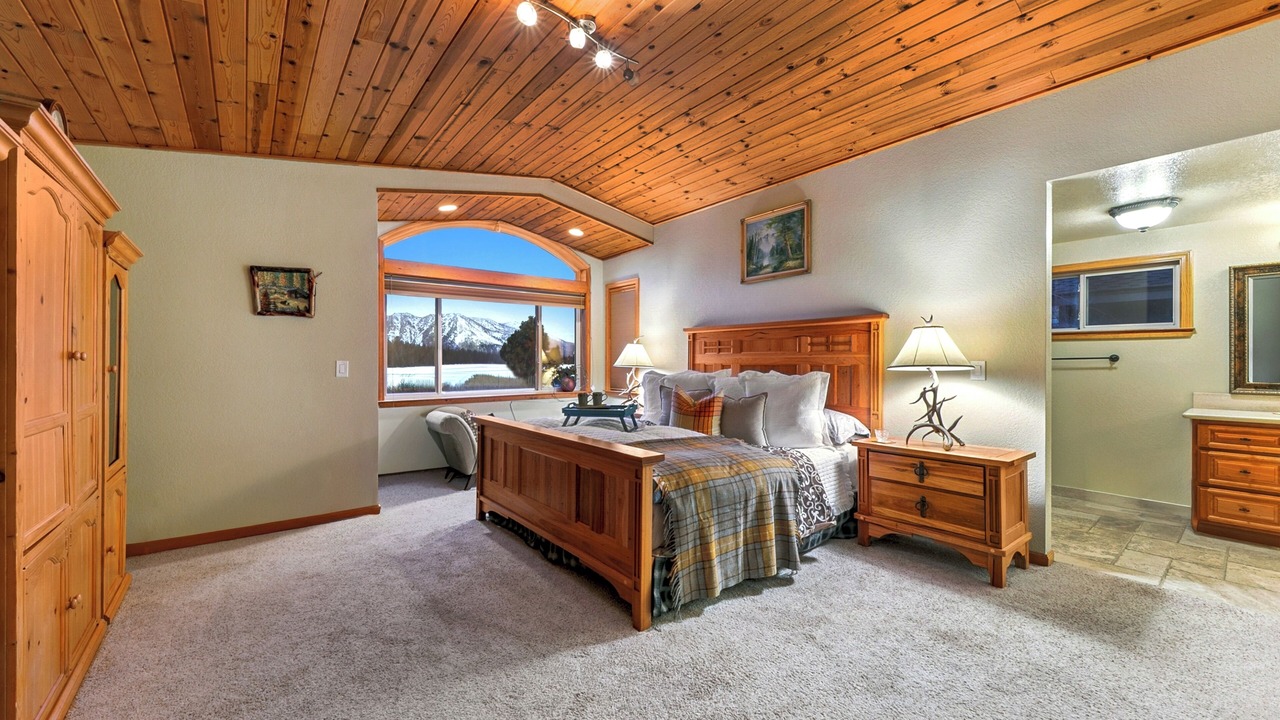 Photo of Bedroom in Tahoe Keys