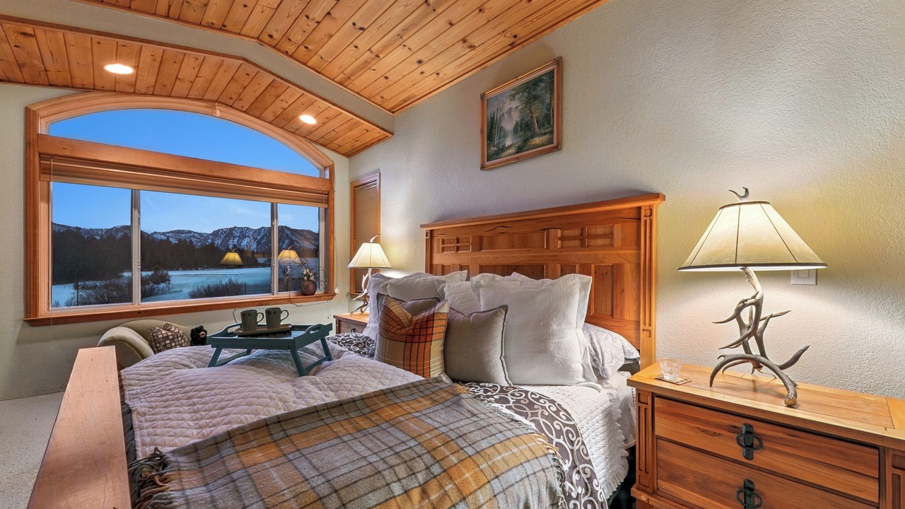 Photo of Bedroom in Tahoe Keys