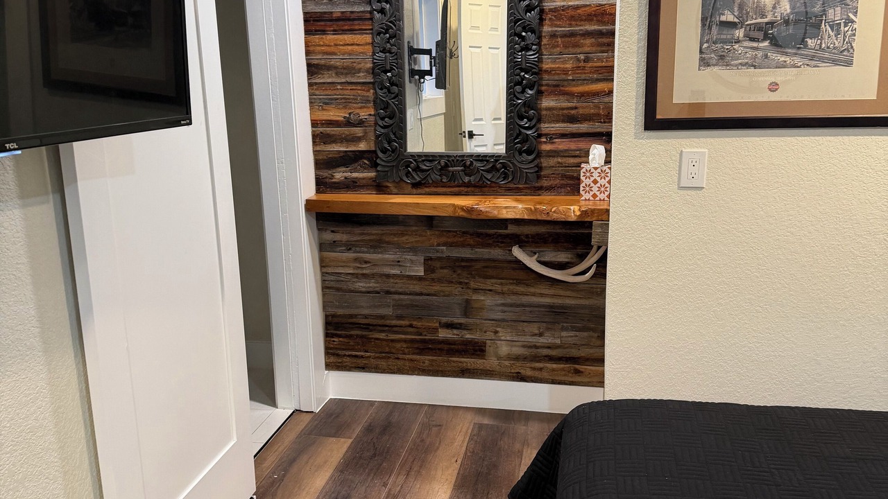Photo of Bedroom in Columbine