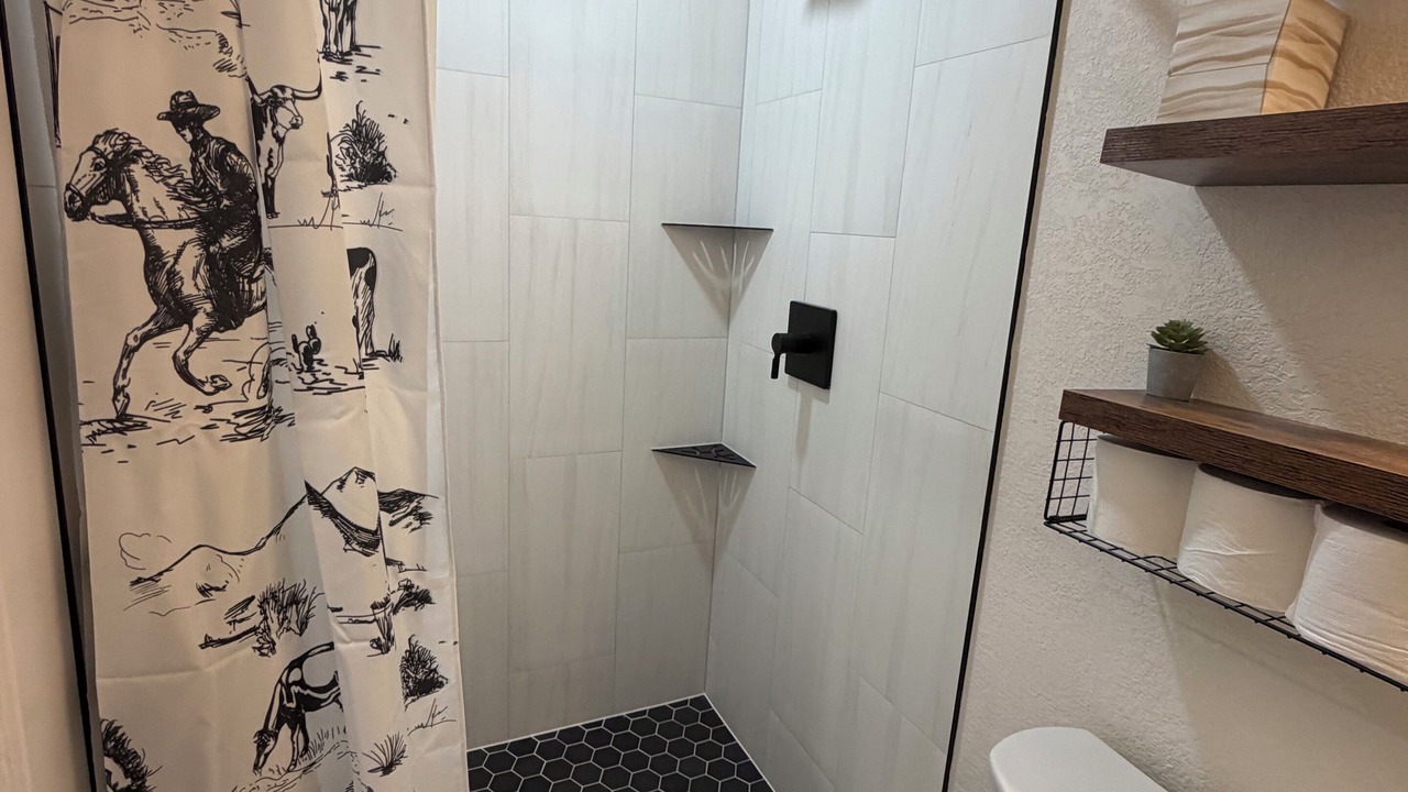 Photo of Bathroom in Columbine