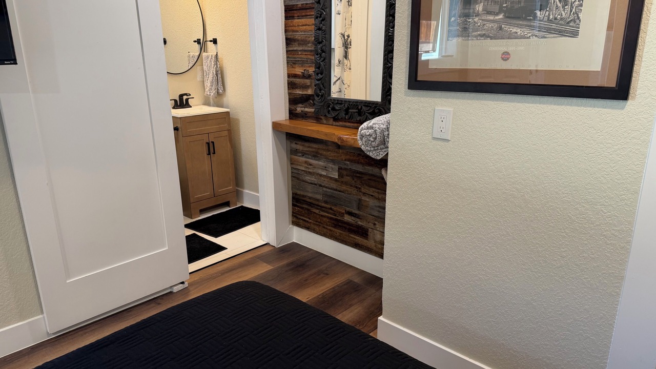 Photo of Bedroom in Columbine