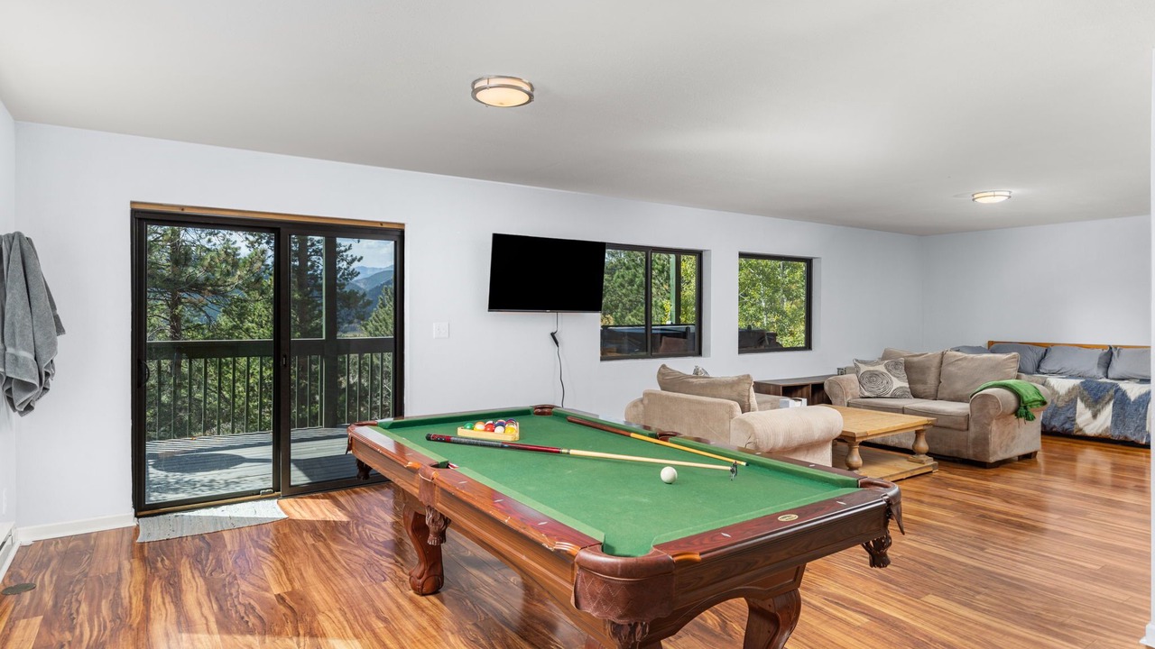 Photo of Livingroom in Rollinsville