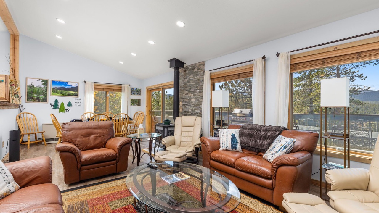 Photo of Livingroom in Rollinsville
