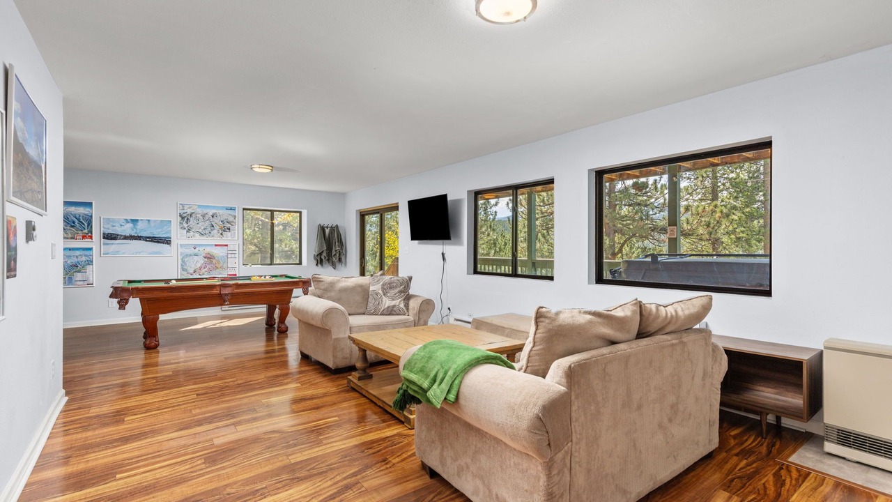 Photo of Livingroom in Rollinsville