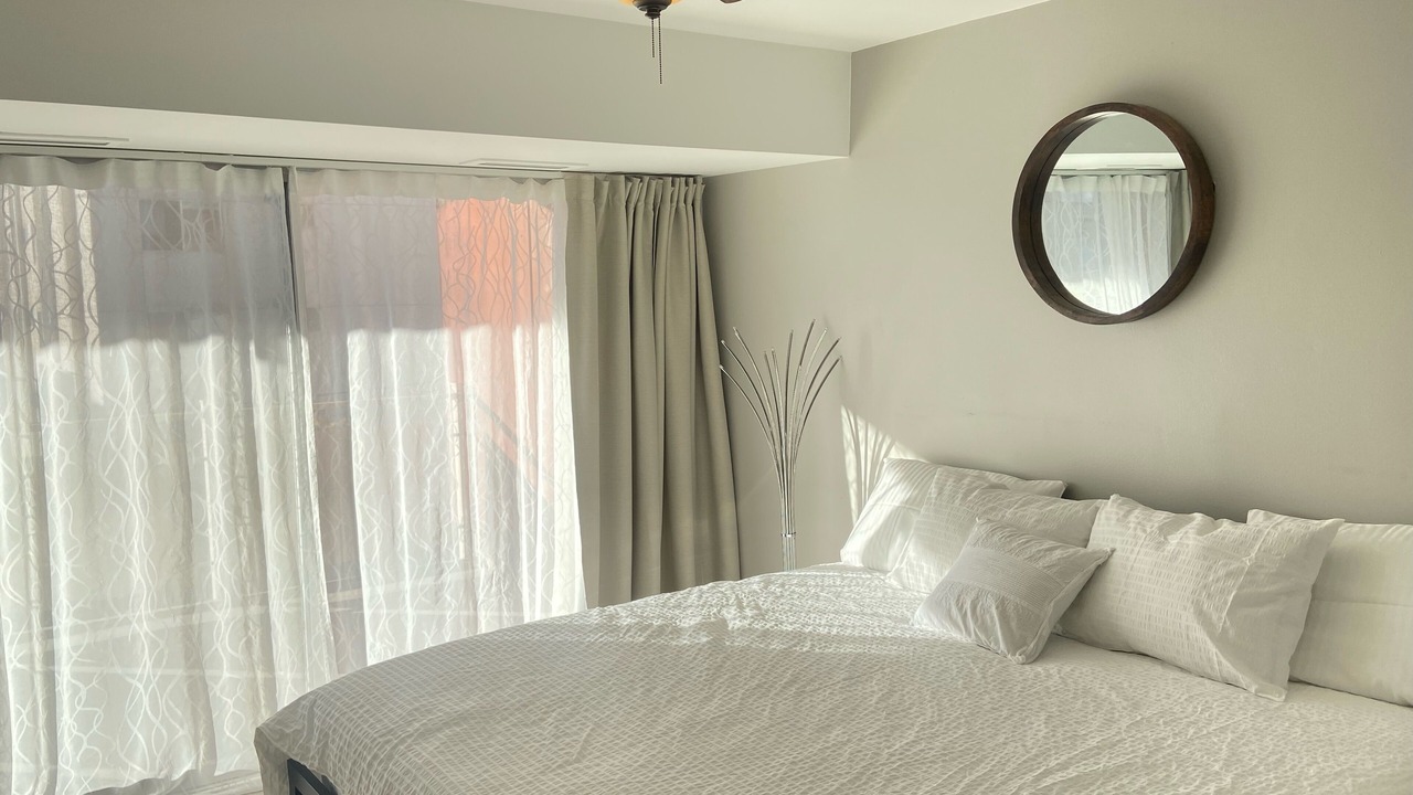 Photo of Bedroom in Hale