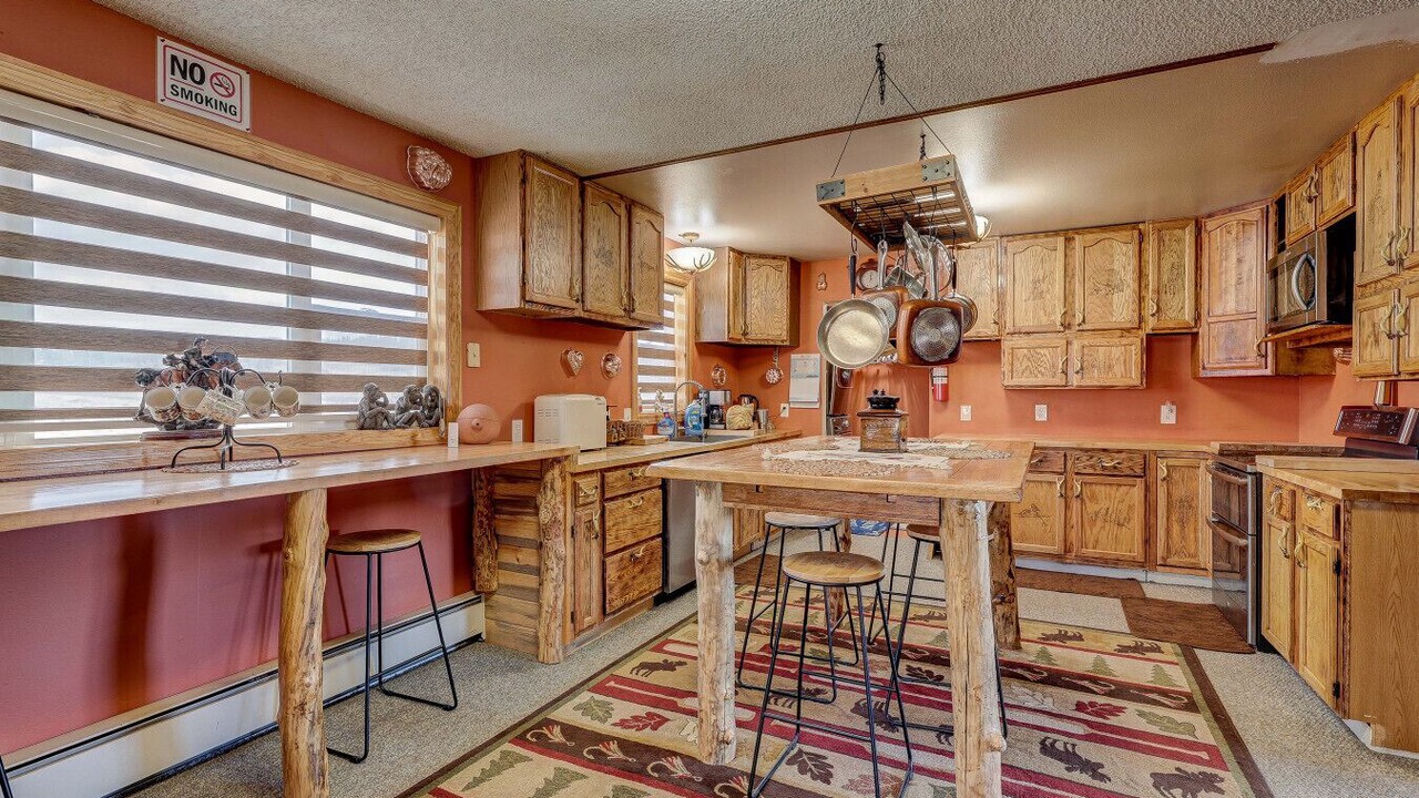 Photo of Kitchen in Indian Mountain