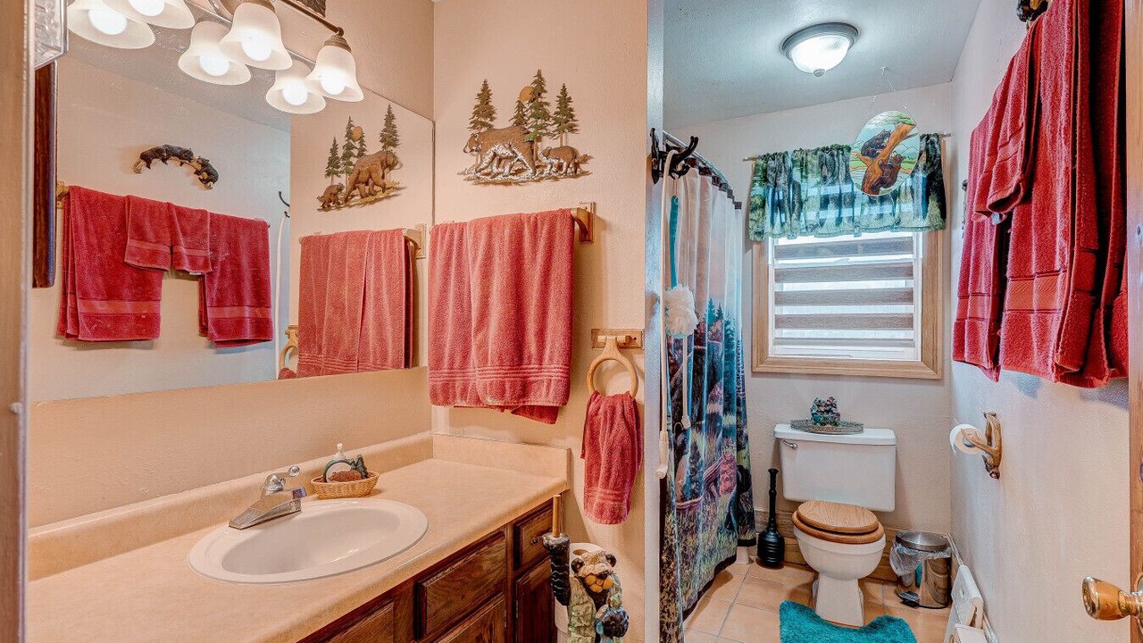 Photo of Bathroom in Indian Mountain