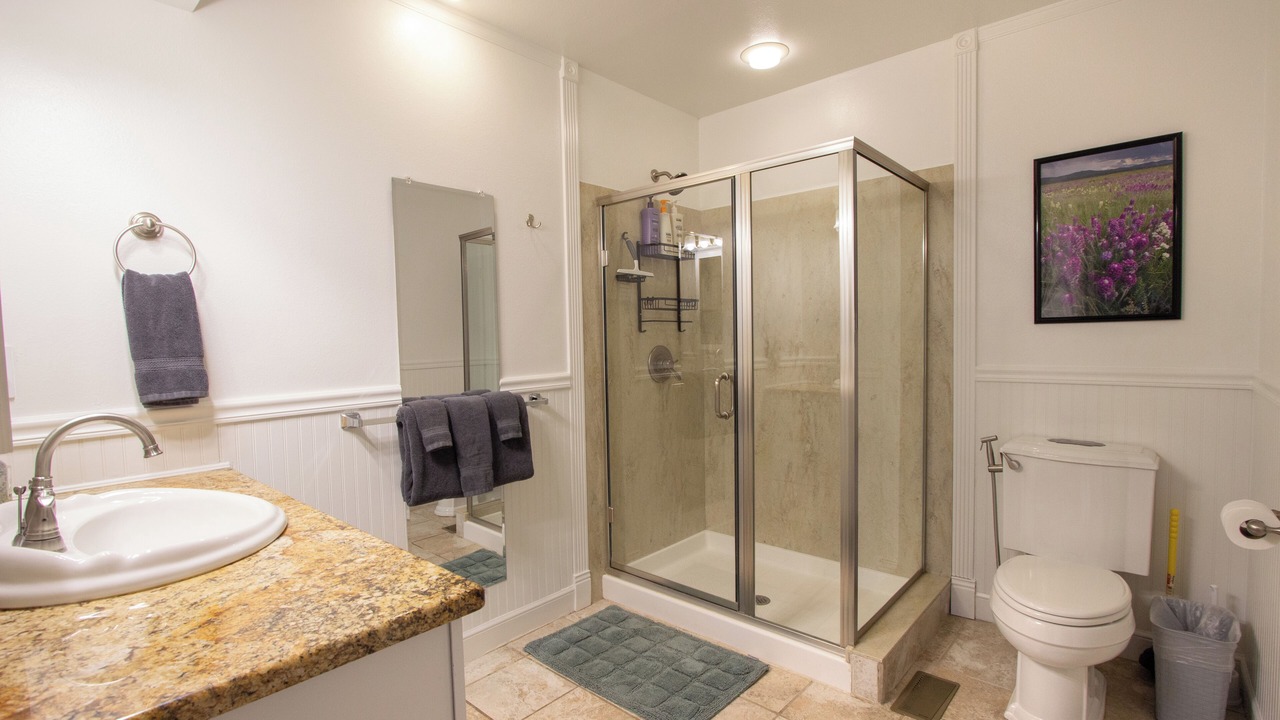 Photo of Bathroom in Cascade