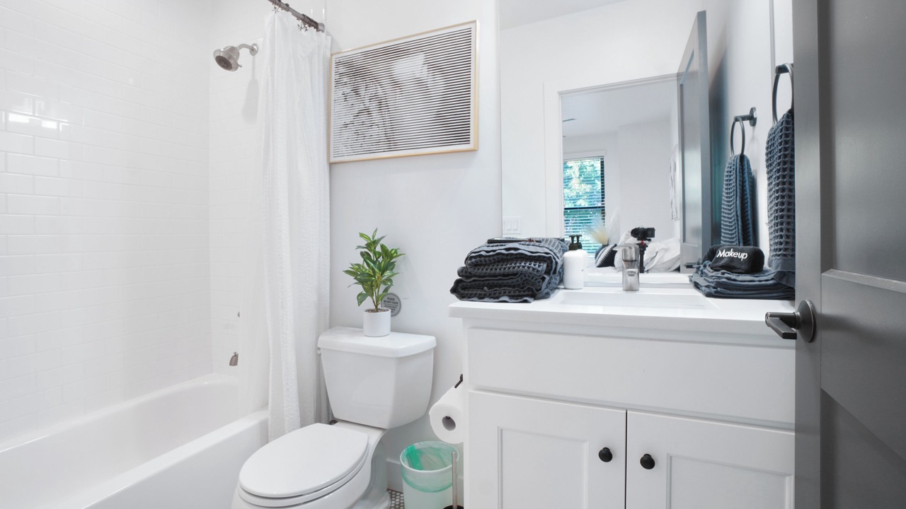 Photo of Bathroom in Curtis Park