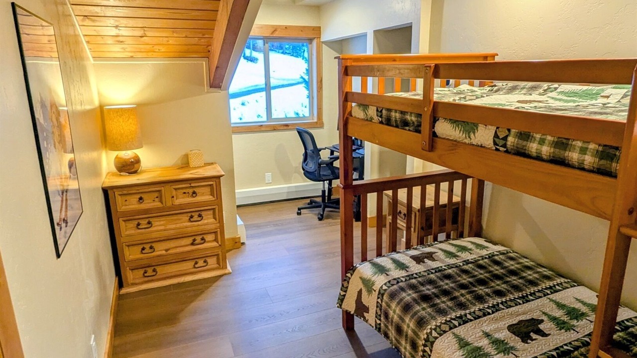 Photo of Bedroom in Columbine Lake