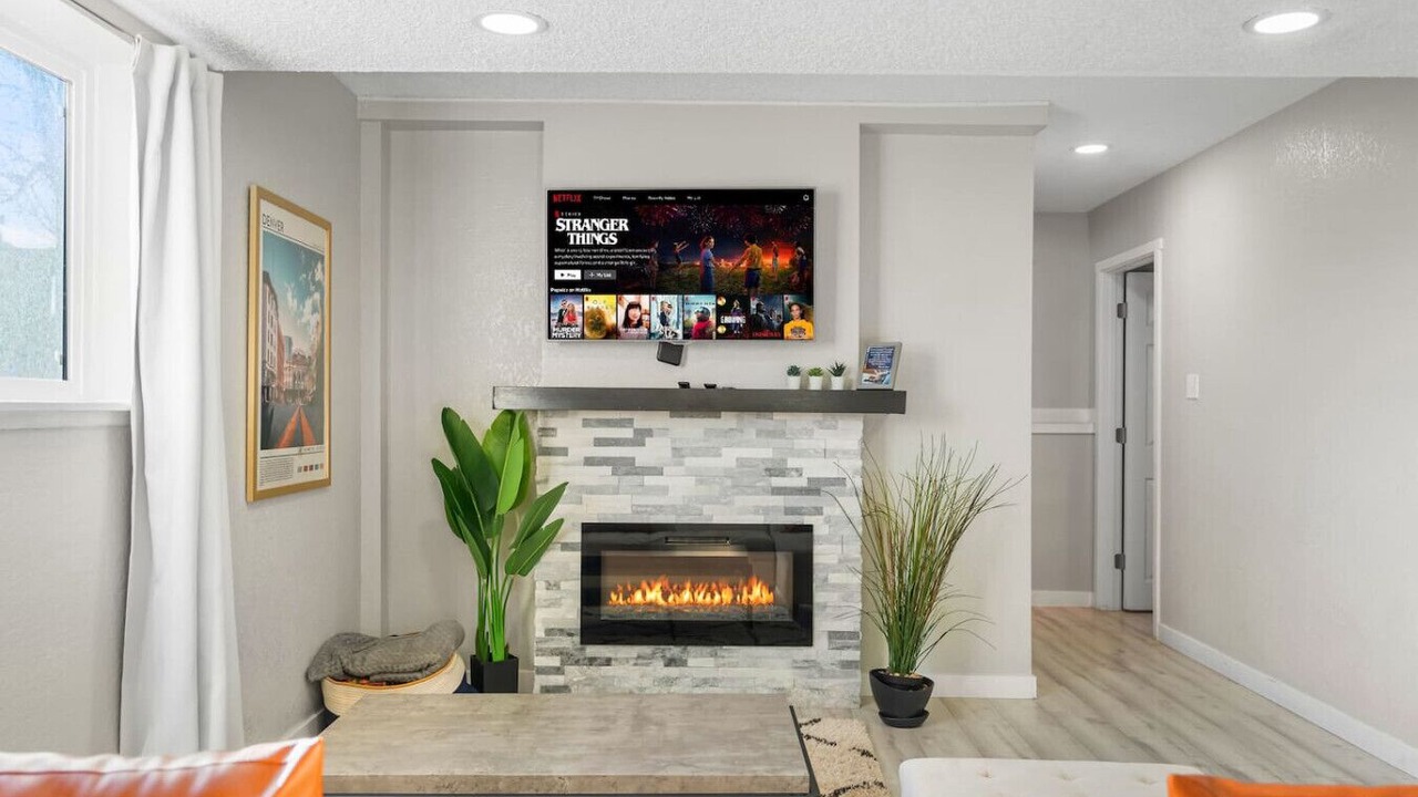 Photo of Livingroom in Dupont