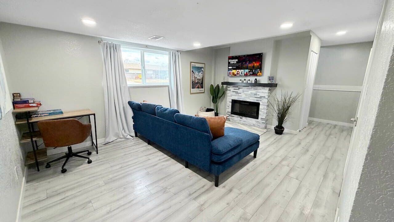 Photo of Livingroom in Dupont