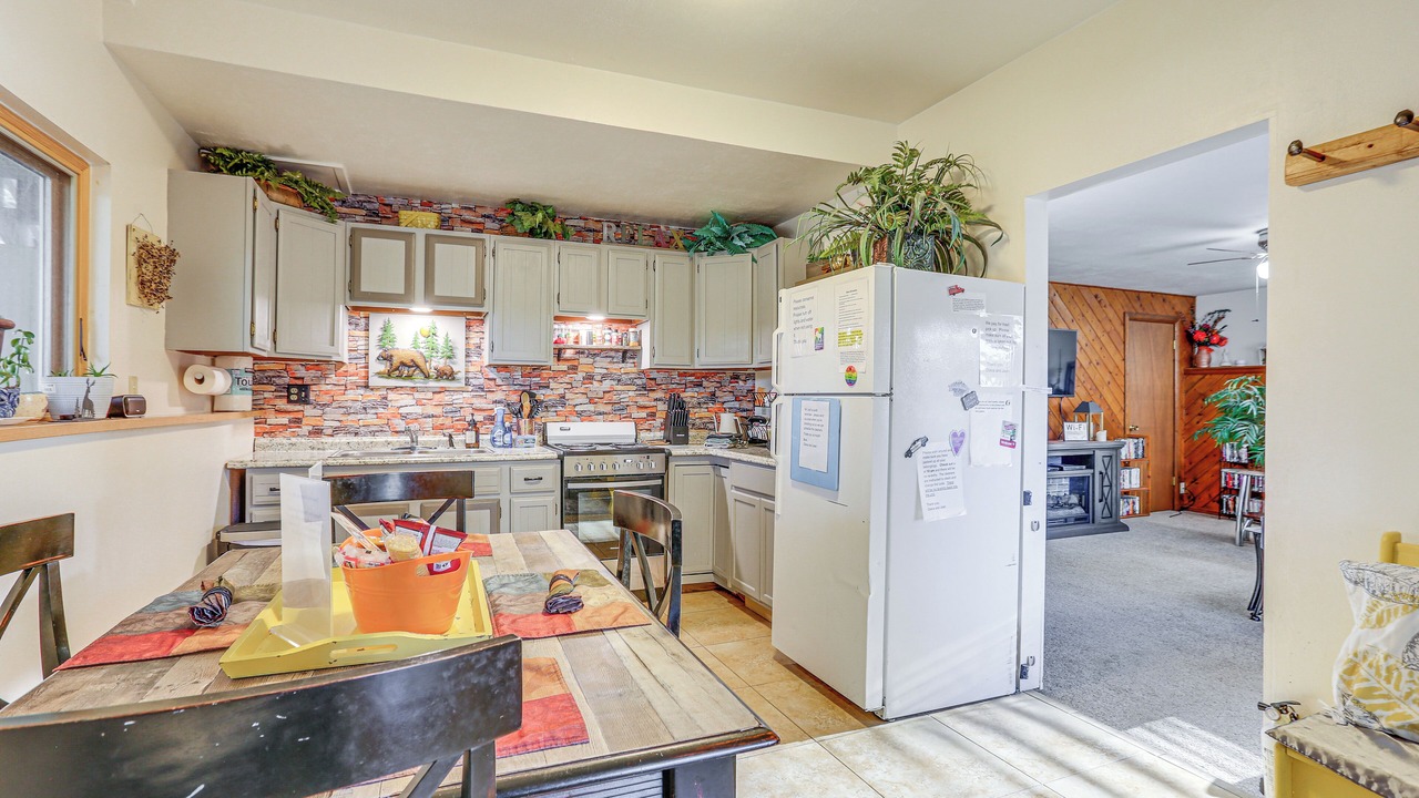 Photo of Kitchen in Pine