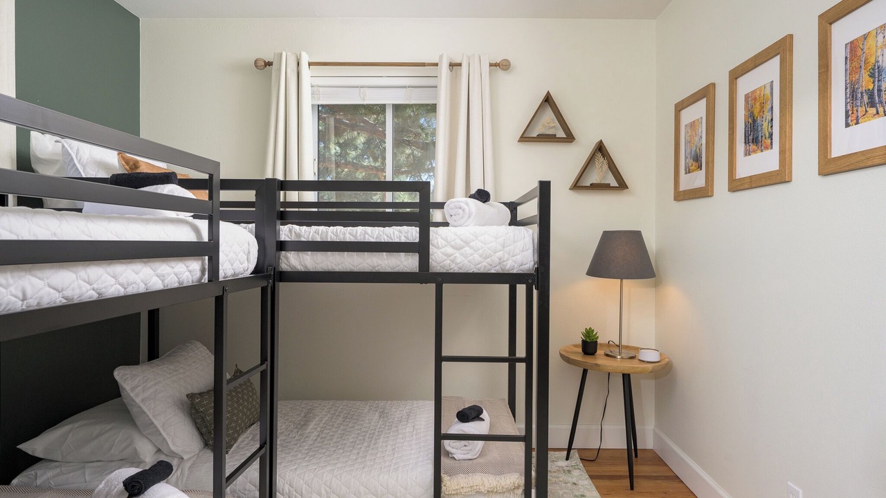 Photo of Bedroom in Applewood Villages
