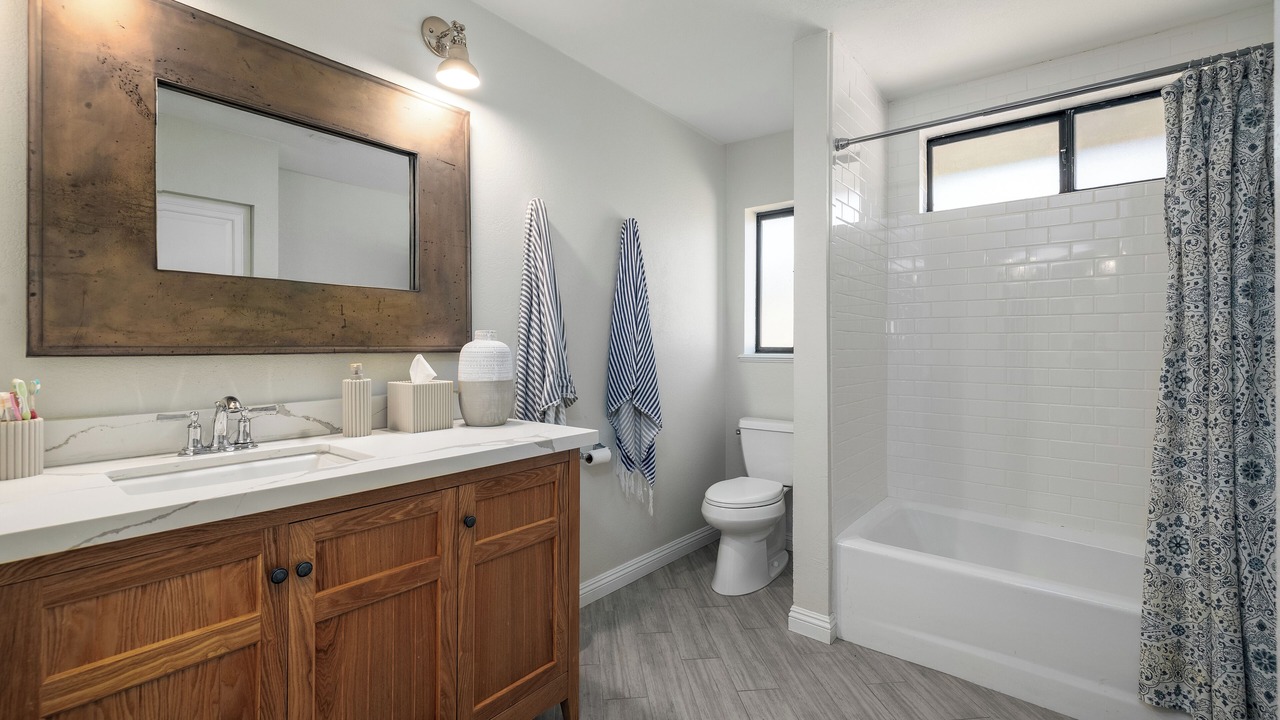 Photo of Bathroom in Canyon Lake