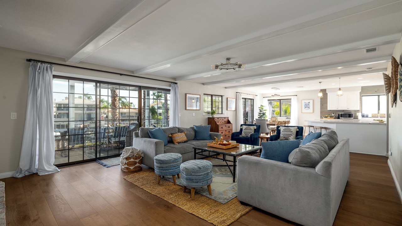 Photo of Livingroom in Canyon Lake