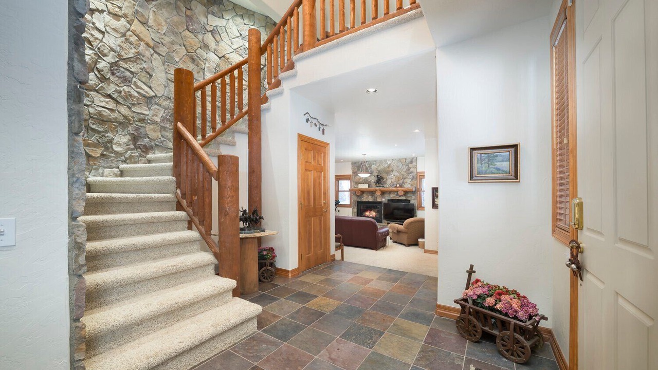 Photo of Others in The Highlands