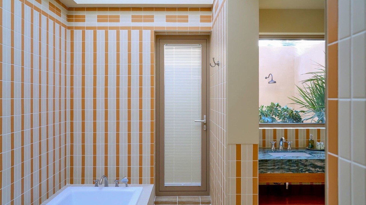 Photo of Bathroom in Hallim