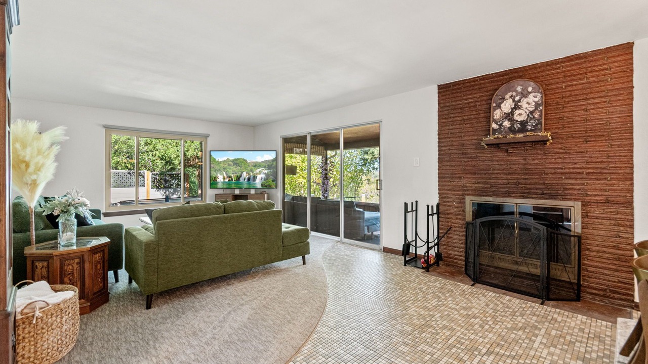 Photo of Livingroom in Bel Aire