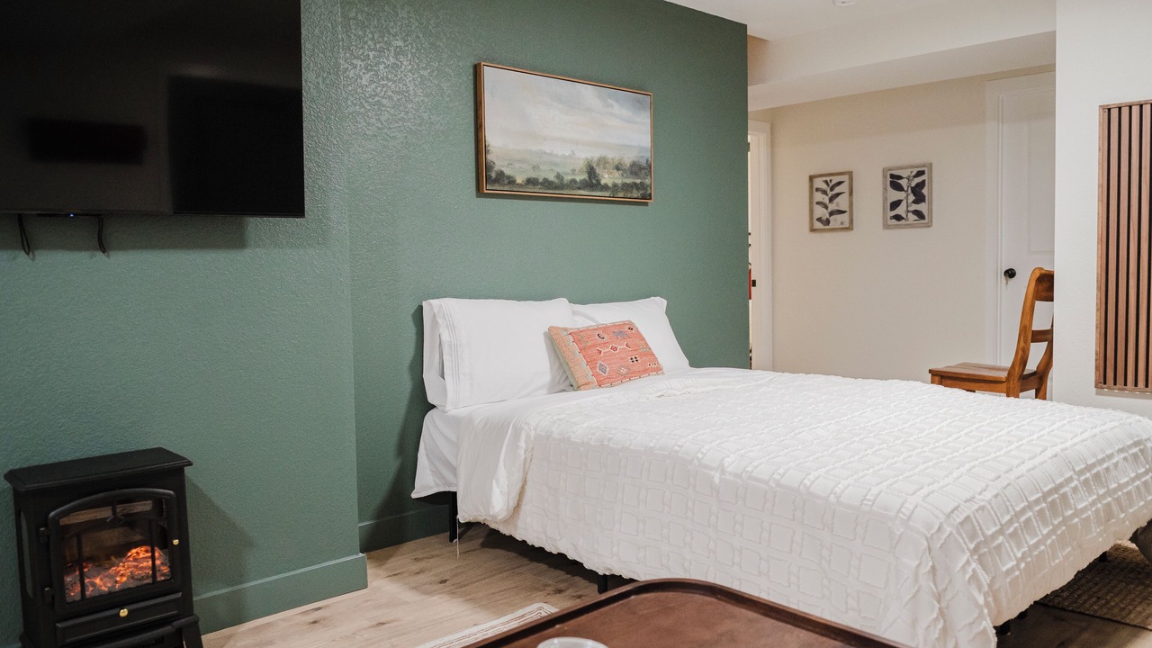 Photo of Bedroom in Northeast Colorado Springs