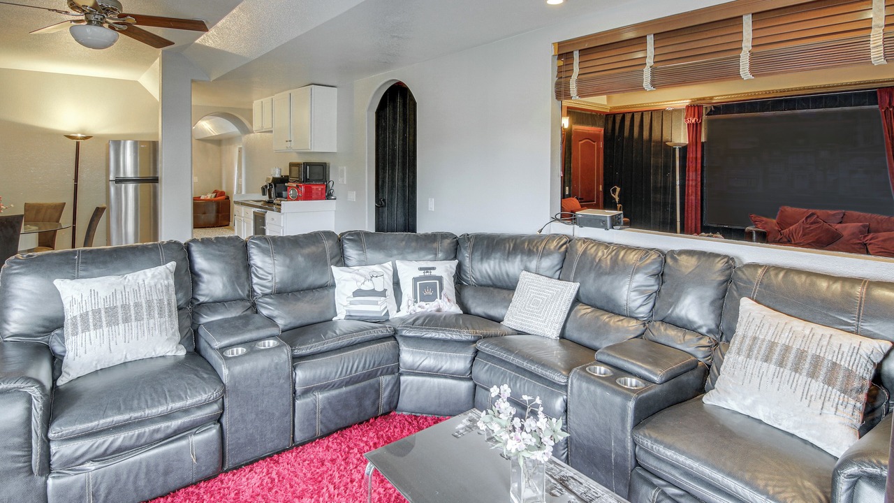 Photo of Livingroom in Southwest Colorado Springs