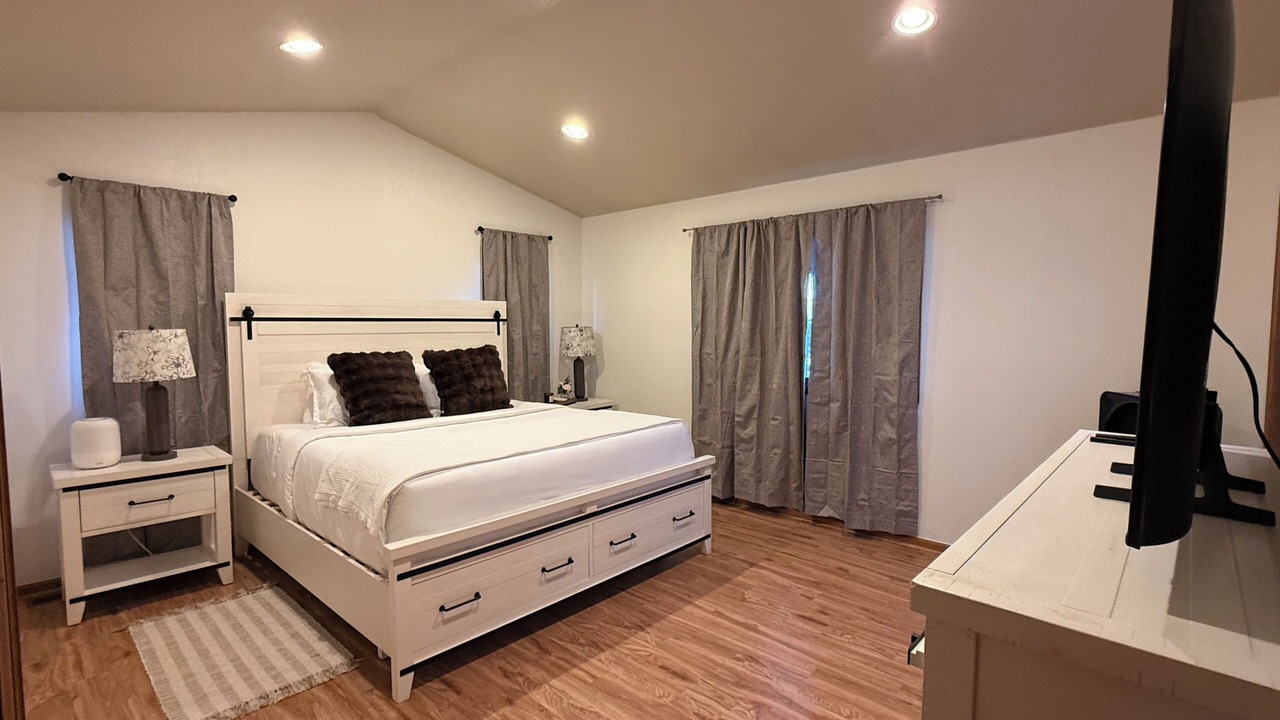 Photo of Bedroom in Shadow Mountain