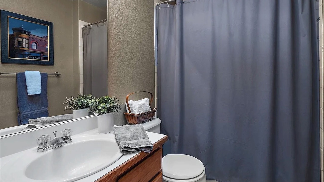Photo of Bathroom in Shadow Mountain