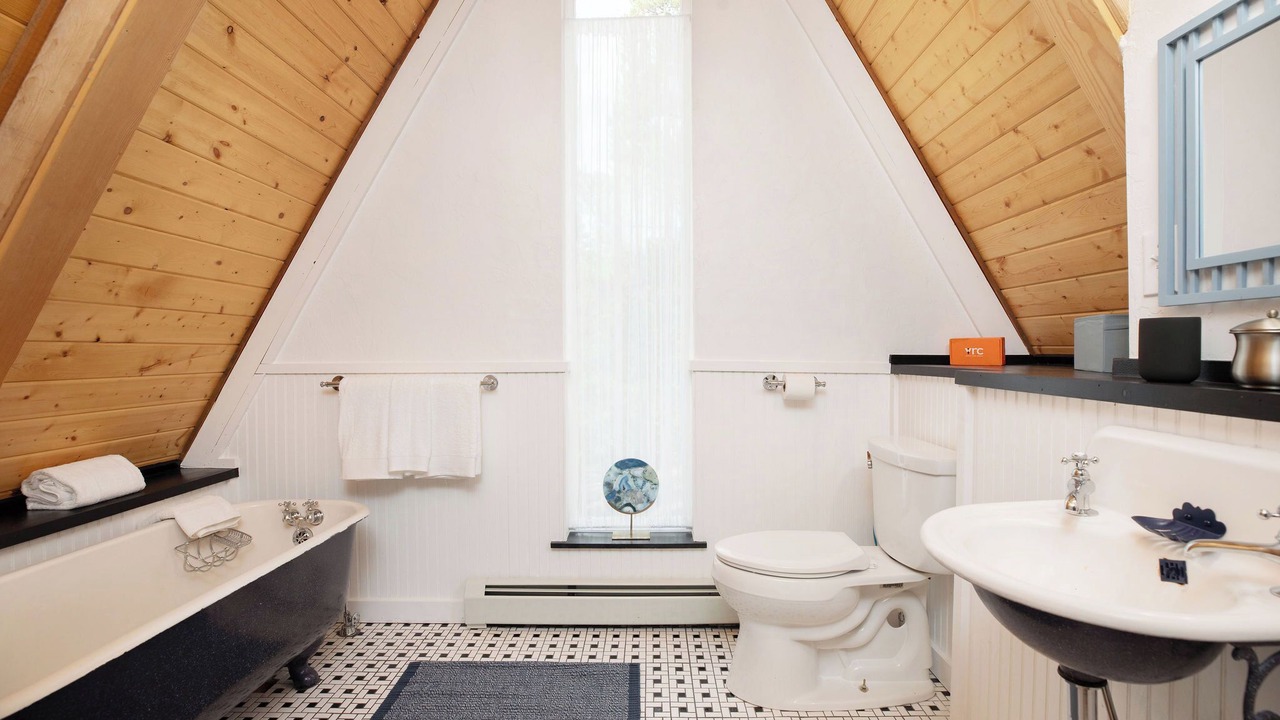 Photo of Bathroom in Twin Lakes