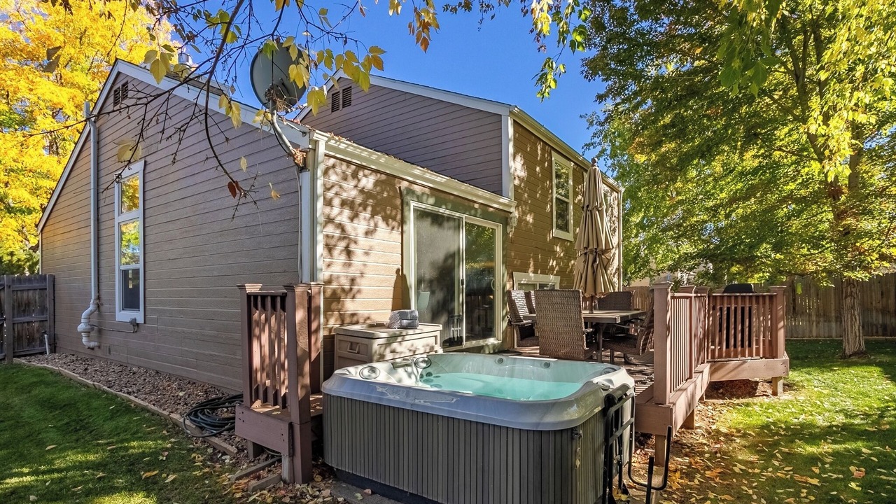 Photo of Outdoor in Foothill Green