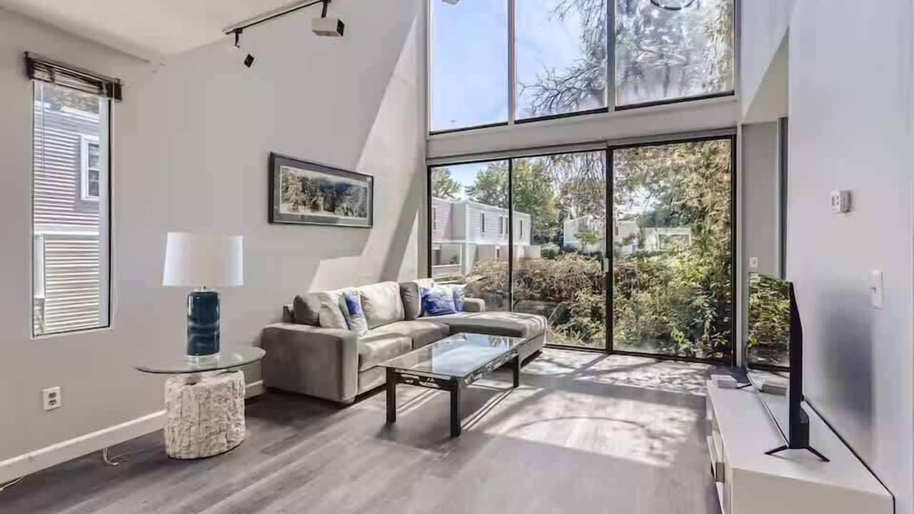 Photo of Livingroom in Washington Virginia Vale