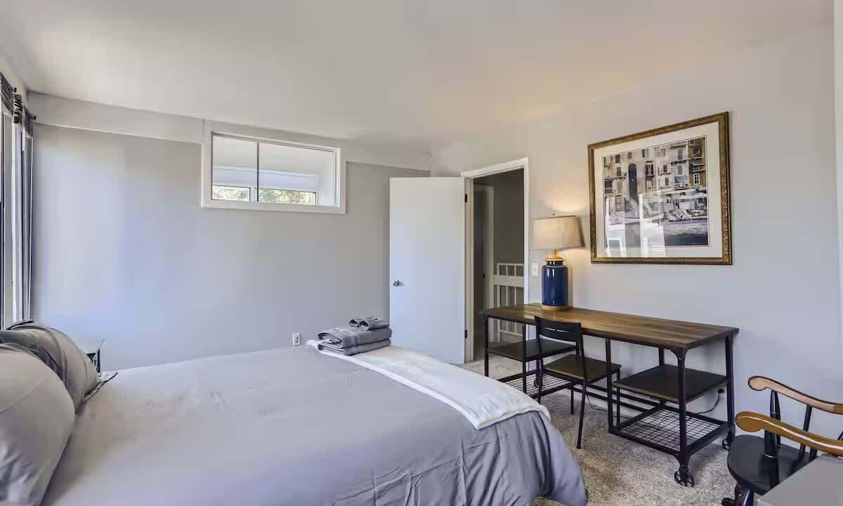 Photo of Bedroom in Washington Virginia Vale