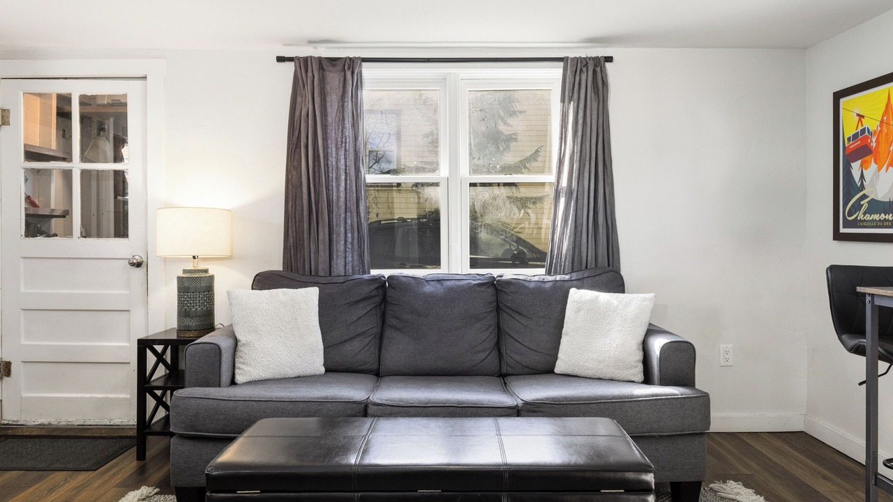 Photo of Livingroom in Historic District