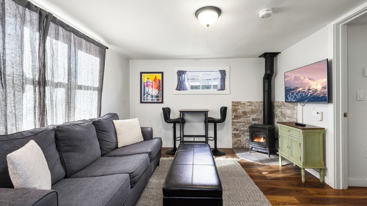 Photo of Livingroom in Historic District
