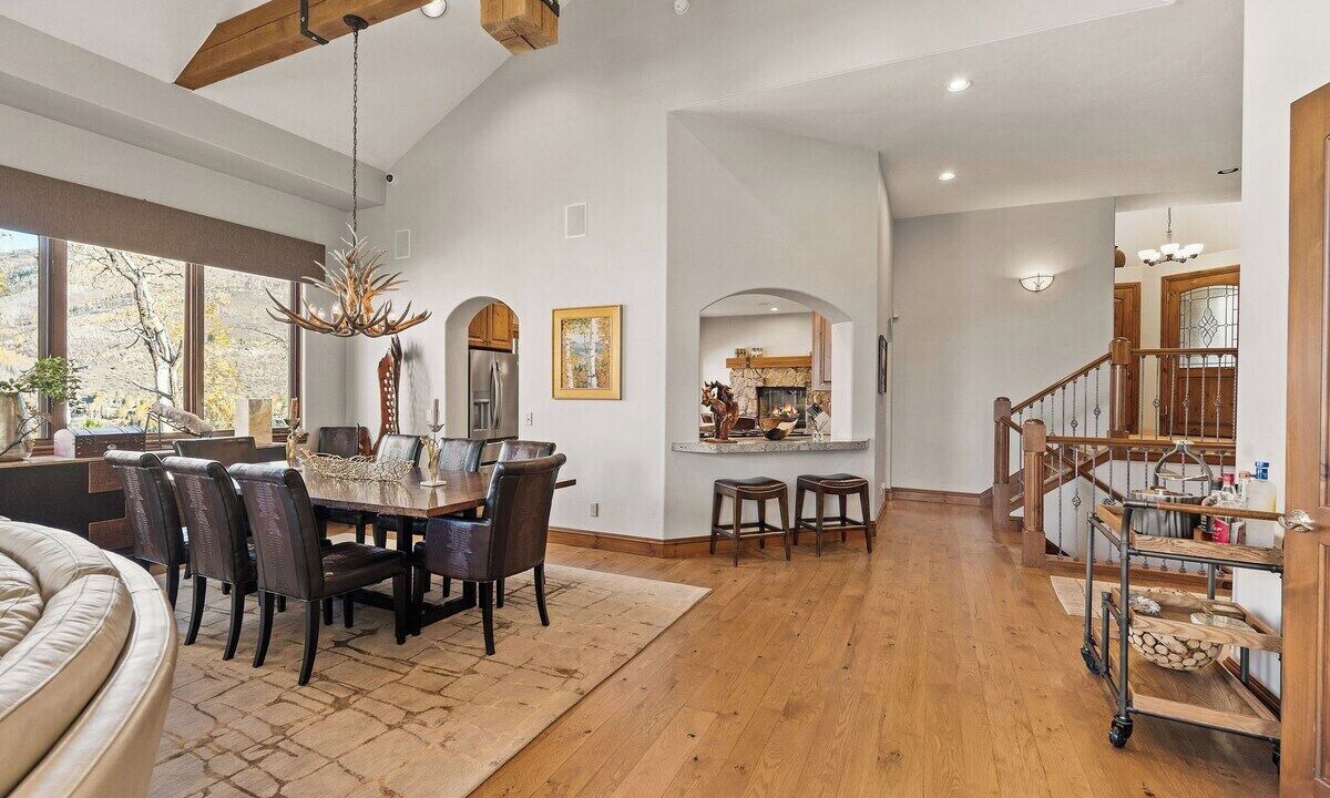 Photo of Livingroom in Highland Meadows