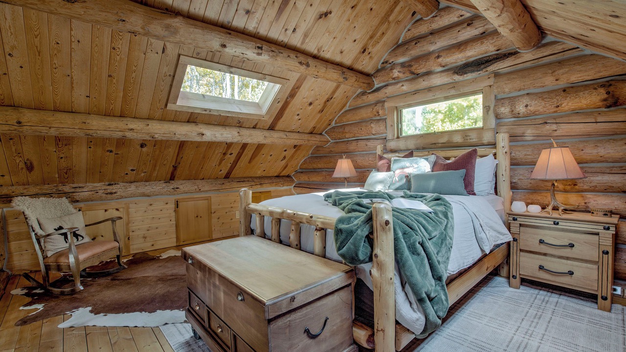 Photo of Bedroom in Michigan Hill