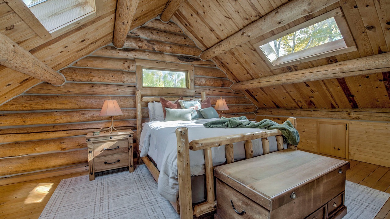 Photo of Bedroom in Michigan Hill