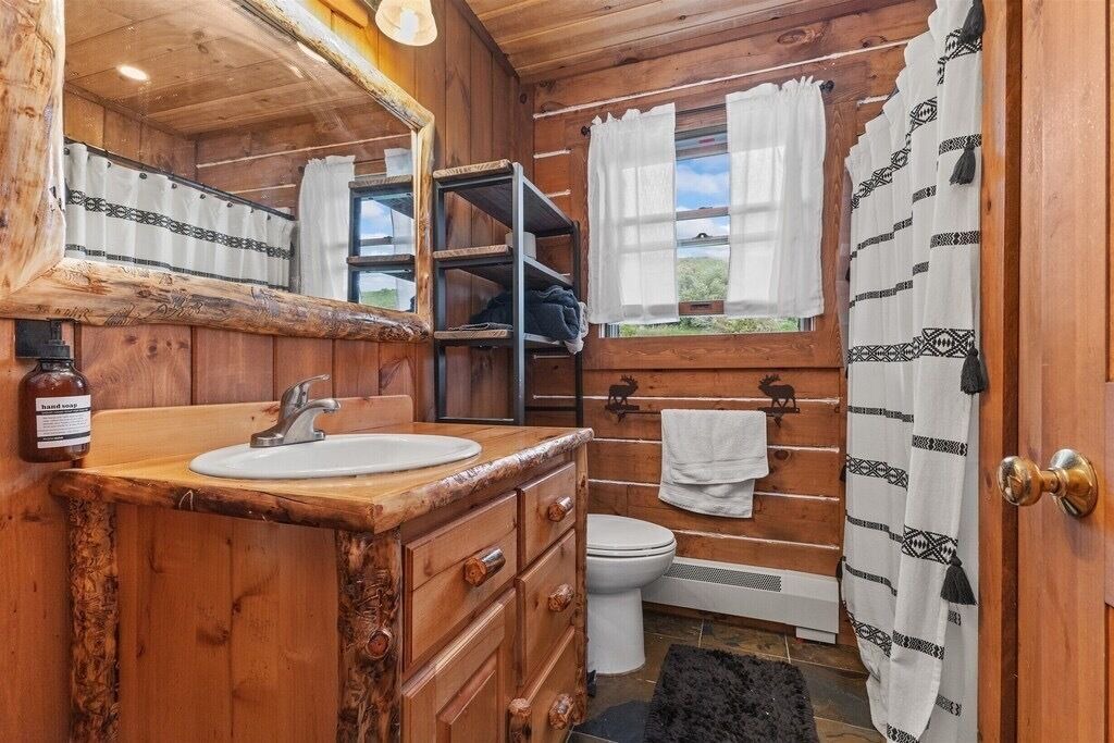 Photo of Bathroom in Burns