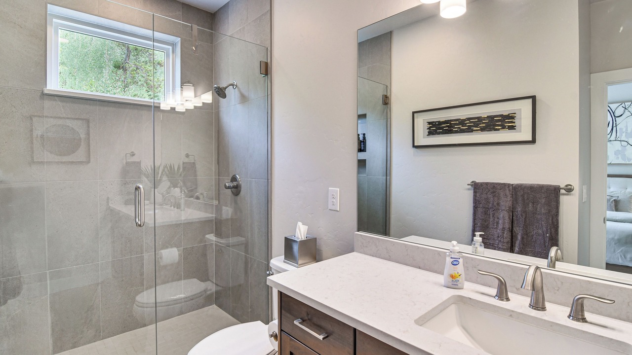 Photo of Bathroom in Rendezvous