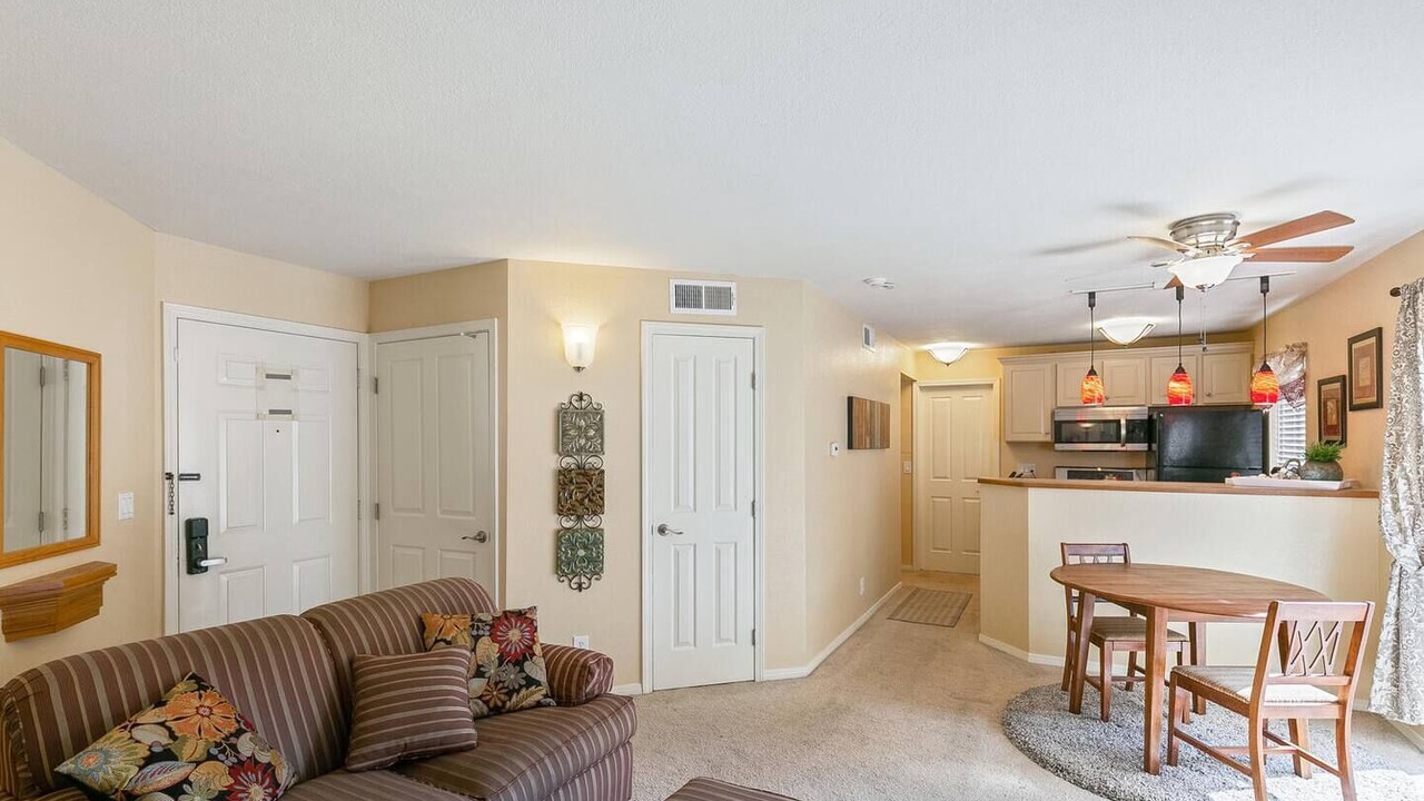 Photo of Livingroom in Englewood